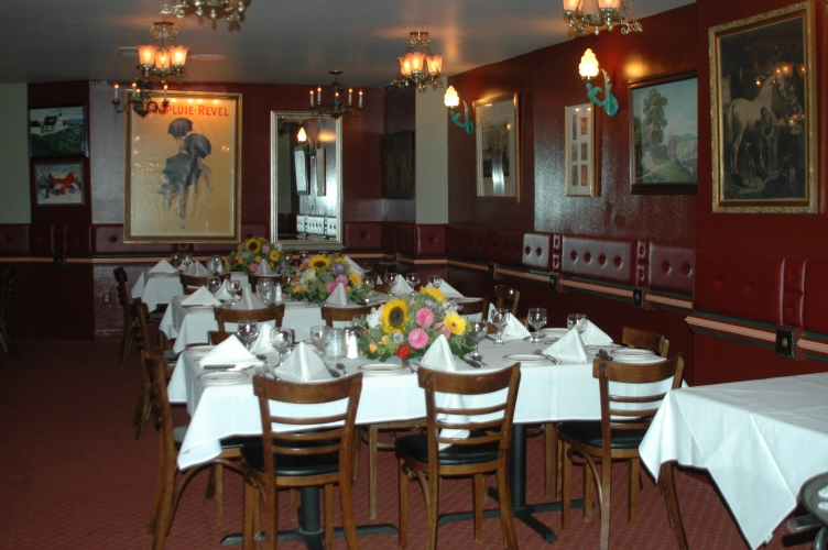 inside_picture_of_Walters_Steakhouse