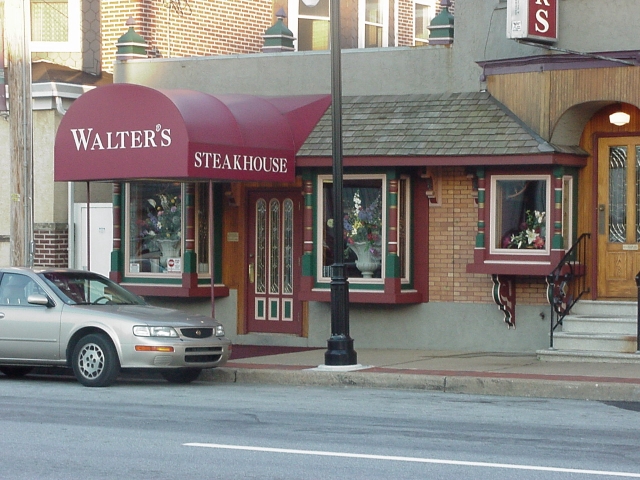 outside_picture_of_Walters_Steakhouse